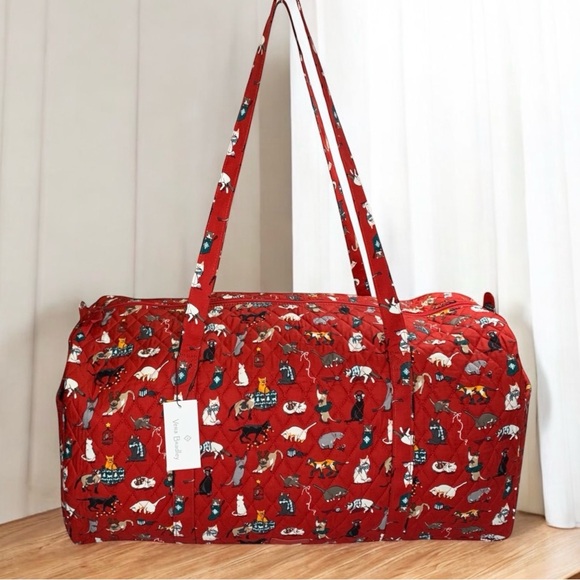 NWT Vera Bradley Red Holiday Cats Meow Quilted Large Traveler Duffel Gym Bag - Picture 1 of 16